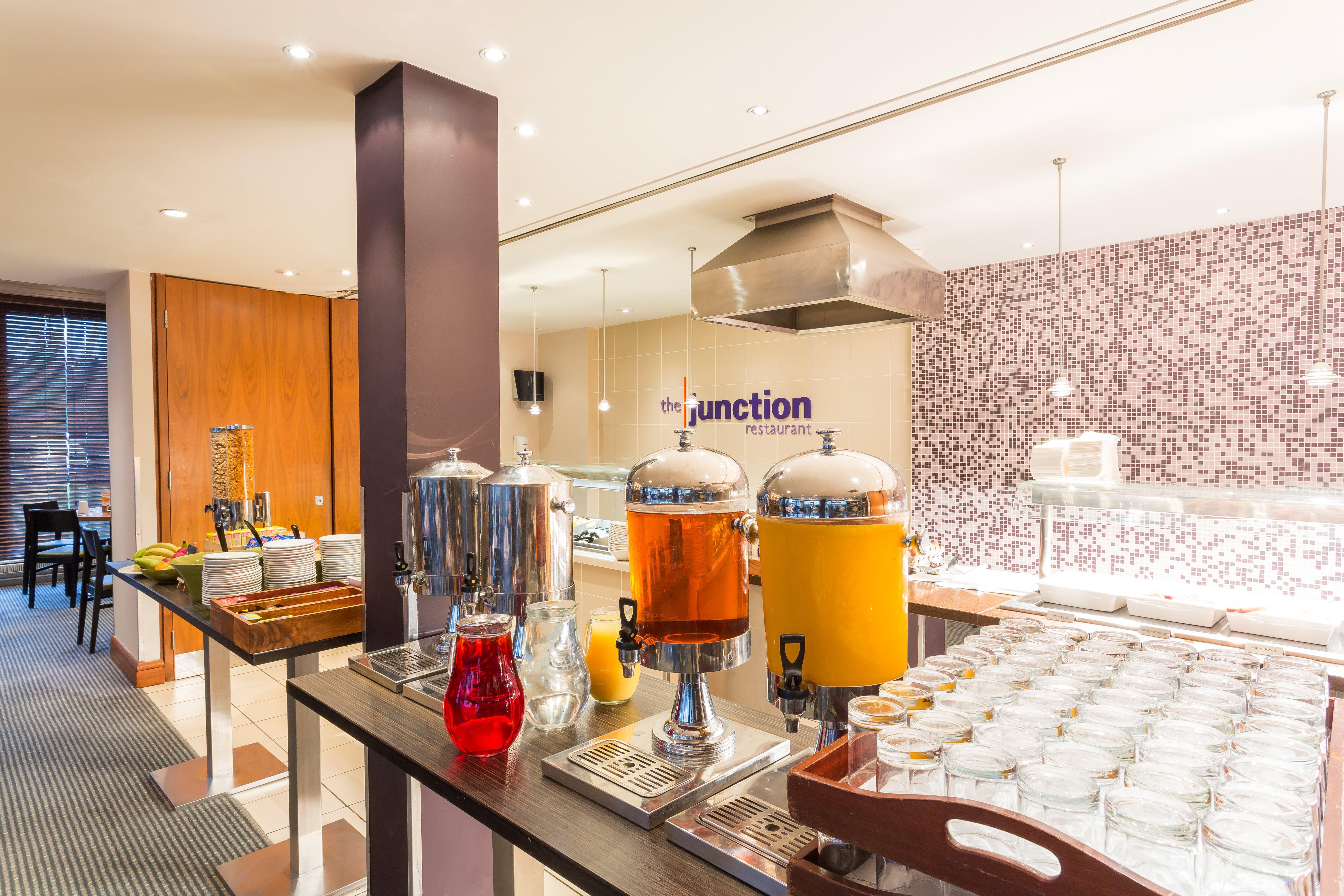 Holiday Inn Cambridge By Ihg Girton  Exterior photo