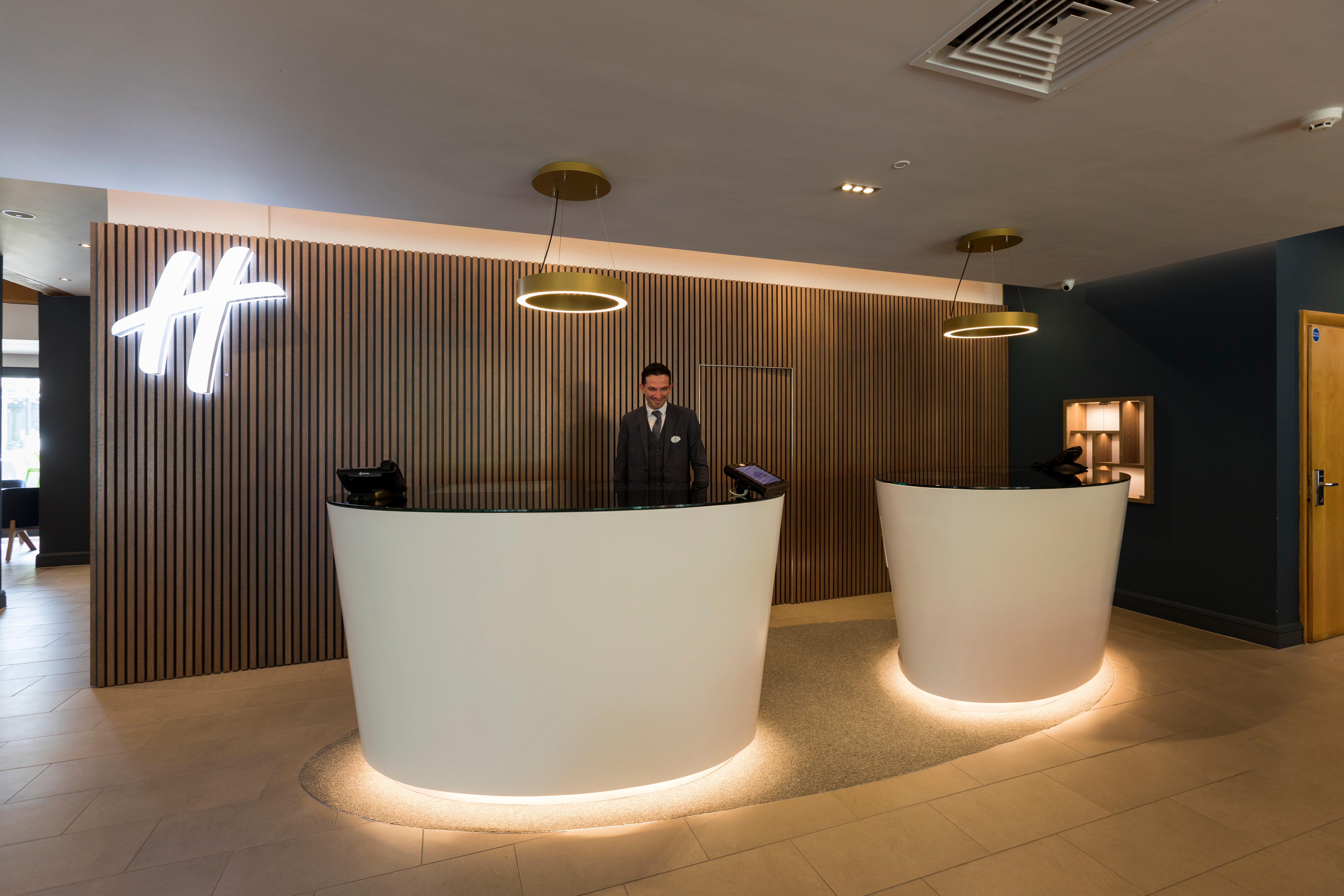 Holiday Inn Cambridge By Ihg Girton  Exterior photo