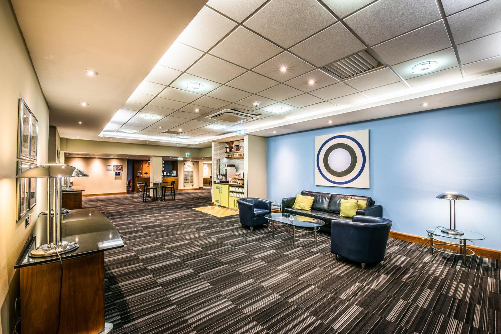 Holiday Inn Cambridge By Ihg Girton  Exterior photo